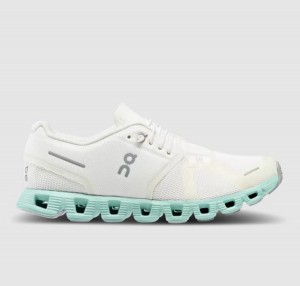 Men's On Cloud 5 Sneakers White | 9274058-BH